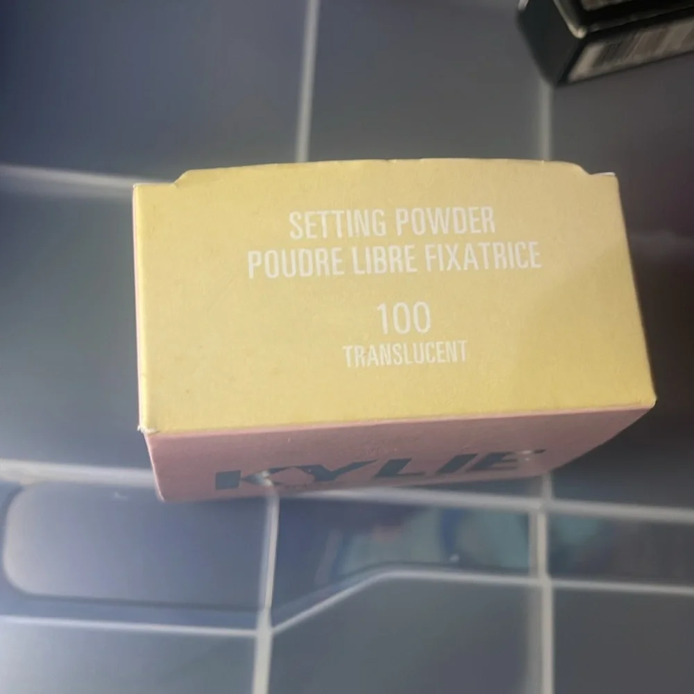 Kylie translucent Setting Powder